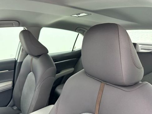 Used 2020 Toyota Camry LE image 24