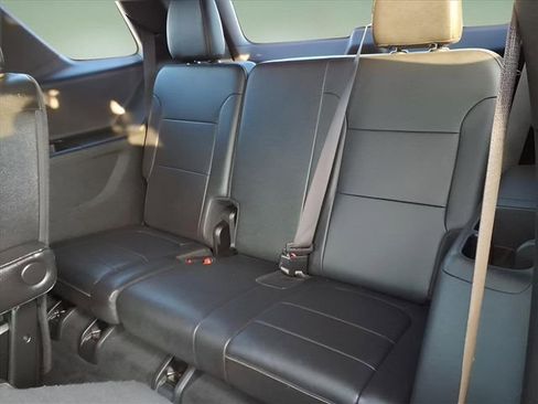 Used 2022 Chevrolet Traverse LT w/ LT Premium Package image 17