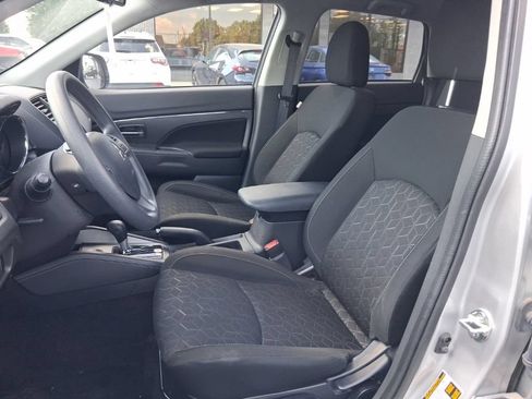 Used 2025 Mitsubishi Outlander Sport SE AWD/4WD image 3