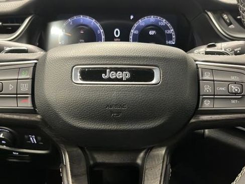Used 2024 Jeep Grand Cherokee Limited w/ Luxury Tech Group II AWD/4WD image 16
