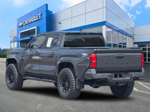 Used 2025 Toyota Tacoma TRD Sport AWD/4WD image 6