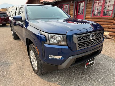 Used 2023 Nissan Frontier SV w/ Technology Package AWD/4WD image 2
