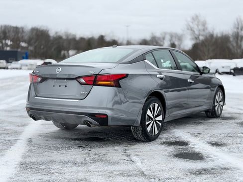 Used 2022 Nissan Altima 2.5 SV w/ SV Premium Package image 7