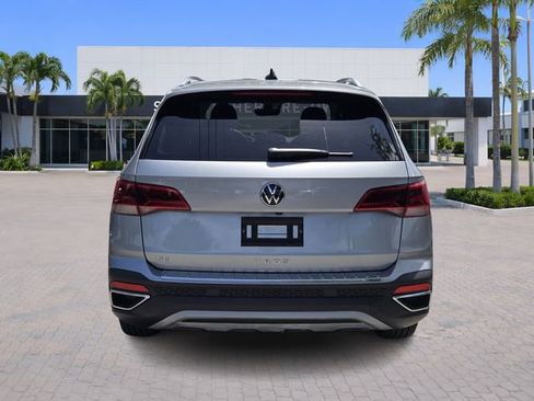 Certified 2023 Volkswagen Taos SE FWD image 6