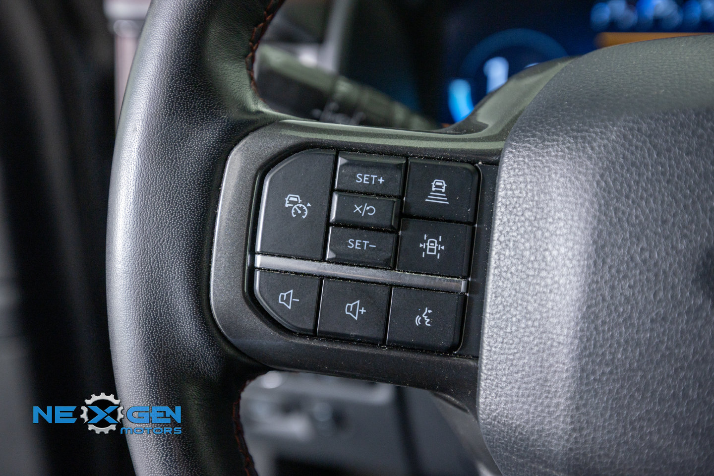 Used 2024 Ford Expedition Limited AWD/4WD image 15
