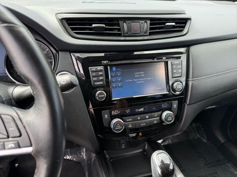 Used 2017 Nissan Rogue SL w/ SL Premium Package FWD image 12