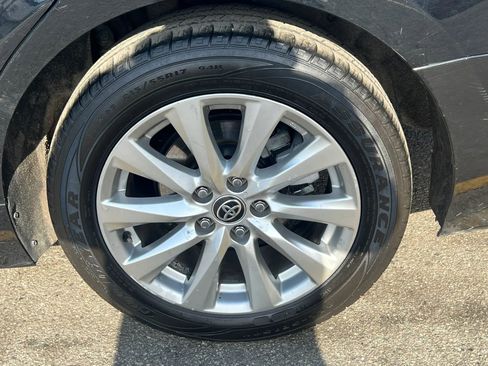 Used 2020 Toyota Camry LE FWD image 8