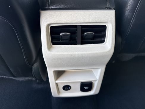 Certified 2022 Ford Edge Titanium image 26