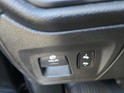 Used 2019 RAM 1500 Laramie AWD/4WD image 24