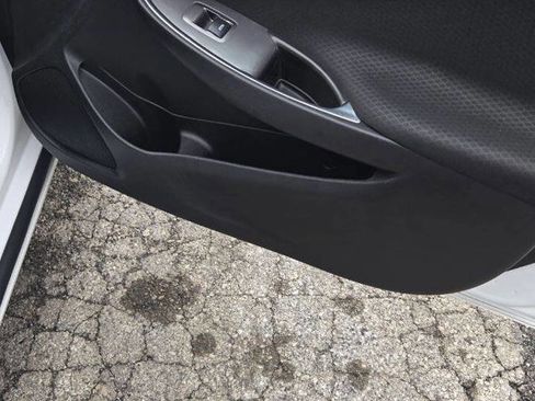 Used 2017 Chevrolet Malibu LT image 14