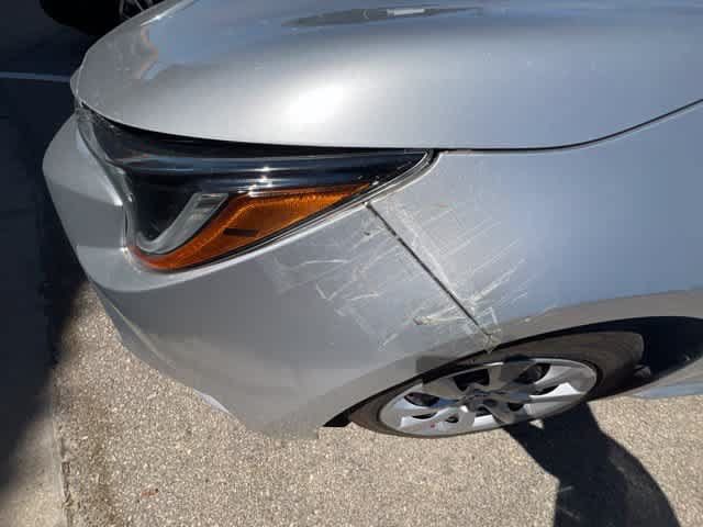 Used 2022 Toyota Corolla LE FWD image 3