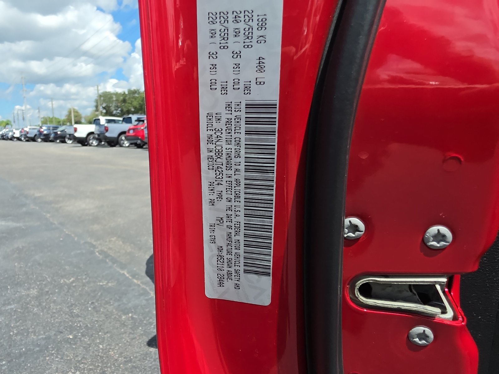 Used 2018 Jeep Compass Latitude w/ Popular Equipment Group FWD image 29