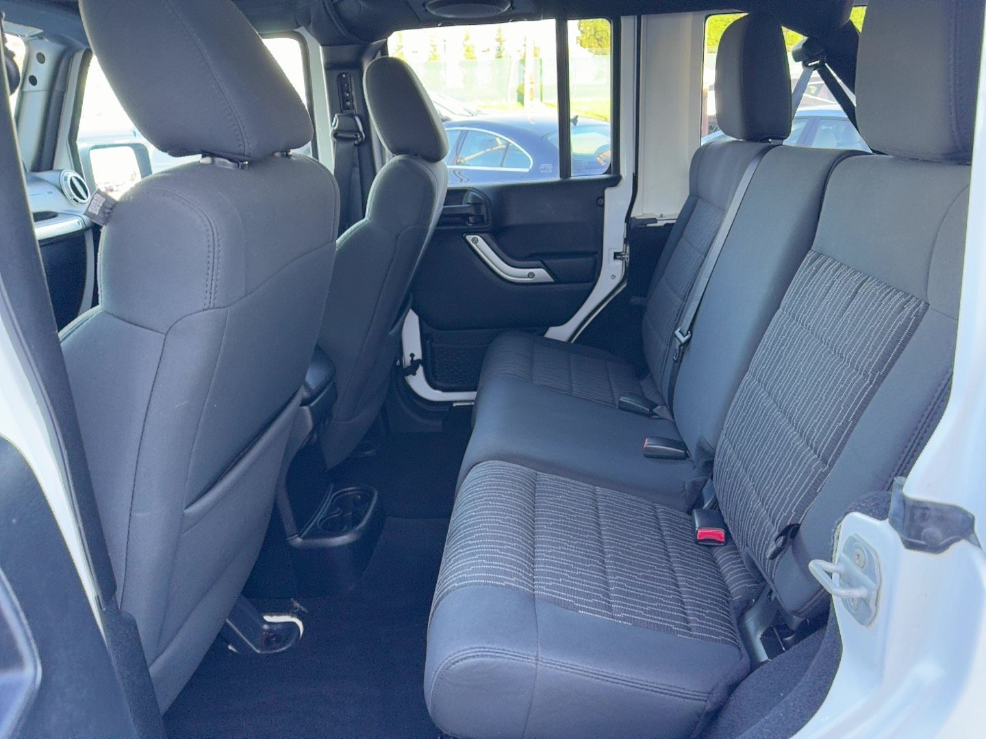 Used 2012 Jeep Wrangler Unlimited Sahara w/ Connectivity Group AWD/4WD image 14