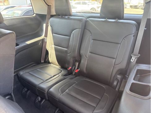 Used 2023 GMC Acadia SLT FWD image 12