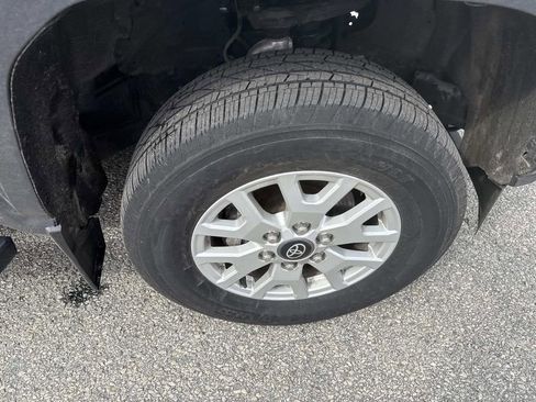 Certified 2024 Toyota Tacoma SR5 image 10