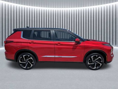 Used 2024 Mitsubishi Outlander SE AWD/4WD image 3