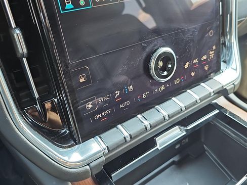 Used 2025 GMC Yukon Denali AWD/4WD image 19