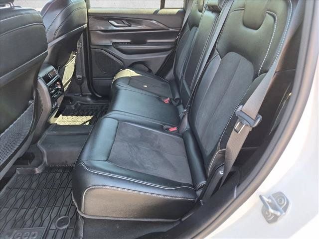 Used 2023 Jeep Grand Cherokee Altitude AWD/4WD image 26