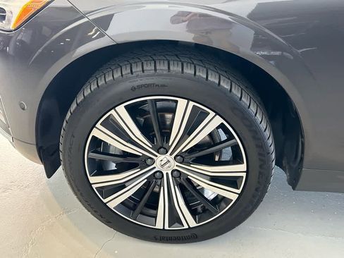 Used 2022 Volvo XC60 B6 Inscription image 8