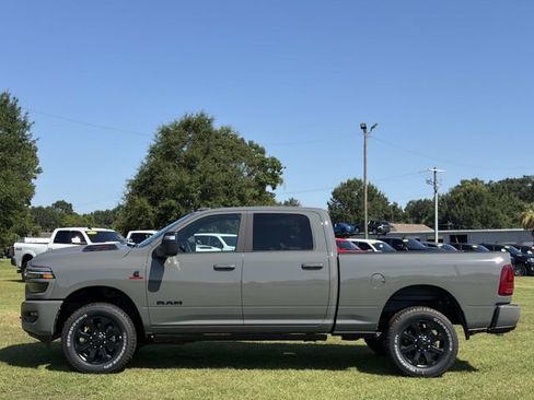 New 2026 RAM 2500 Laramie AWD/4WD image 15