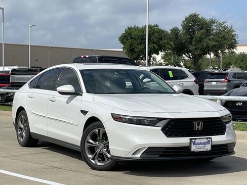 Used 2023 Honda Accord EX image 2