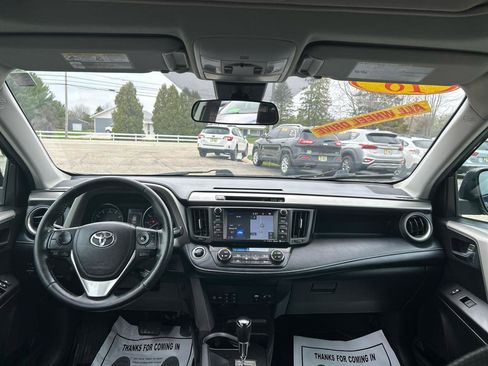 Used 2018 Toyota RAV4 XLE image 22