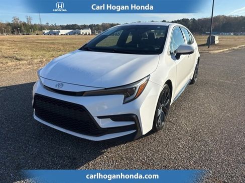 Used 2024 Toyota Corolla SE image 1