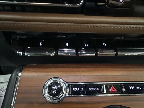 Certified 2024 Lincoln Aviator Reserve w/ Equipment Group 201A image 21