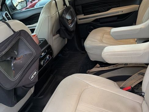Used 2021 Ford Expedition Platinum image 8
