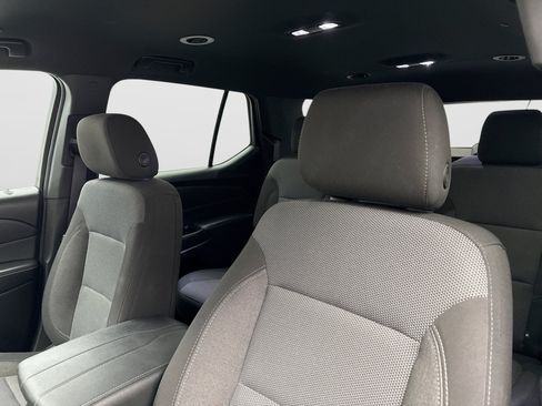 Used 2023 Chevrolet Traverse LT FWD image 11