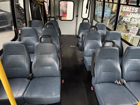 Used 2012 Ford E-350 and Econoline 350 Super Duty w/ Shuttle Bus Prep Pkg RWD image 16