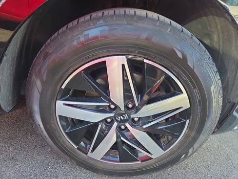 Used 2021 Kia Sorento S w/ Panoramic Sunroof Package FWD image 2
