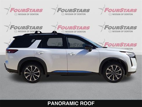 New 2026 Nissan Pathfinder Platinum image 3