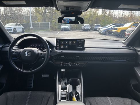 Used 2023 Honda Accord Sport image 9