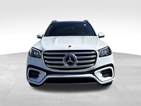 Used 2025 Mercedes-Benz GLS 580 4MATIC image 2