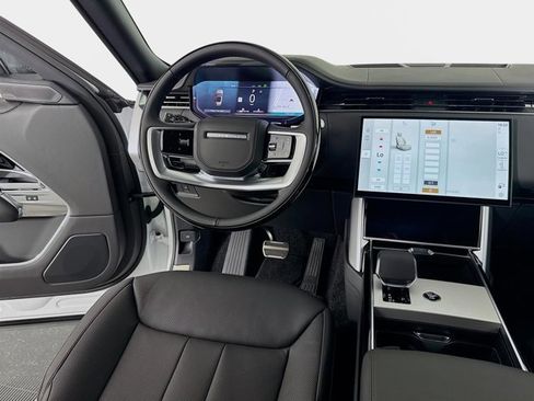 New 2026 Land Rover Range Rover Long Wheelbase SE image 25