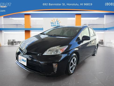 Used 2015 Toyota Prius One FWD image 2