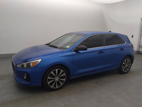 Used 2018 Hyundai Elantra GT FWD image 2
