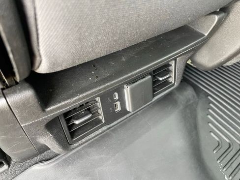 Used 2024 Chevrolet Silverado 1500 LT image 24