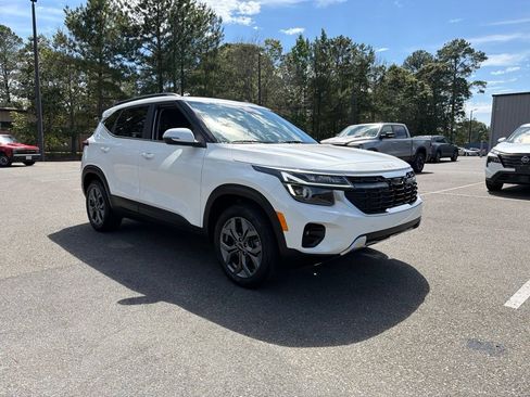 Used 2024 Kia Seltos S AWD/4WD image 4