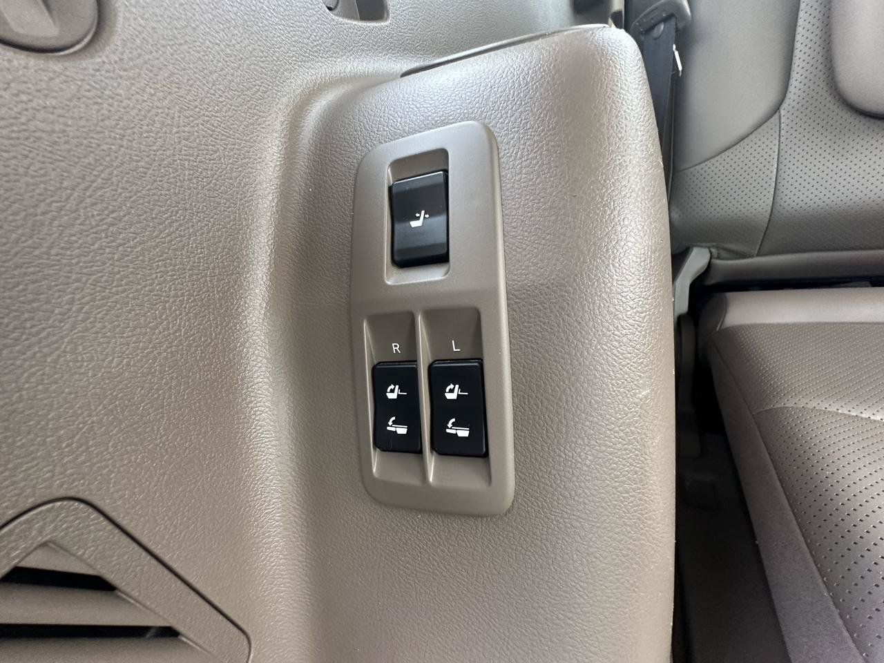Used 2013 Lexus GX 460 Premium AWD/4WD image 39