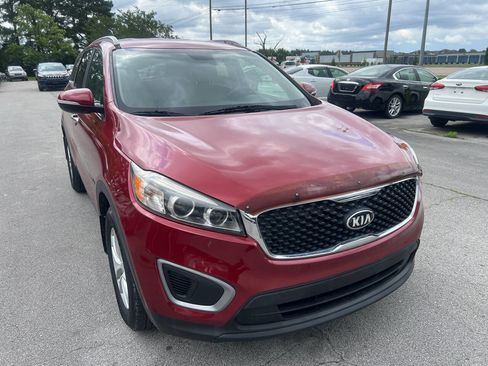 Used 2016 Kia Sorento FWD image 3