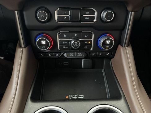 Used 2024 Chevrolet Tahoe High Country AWD/4WD image 20