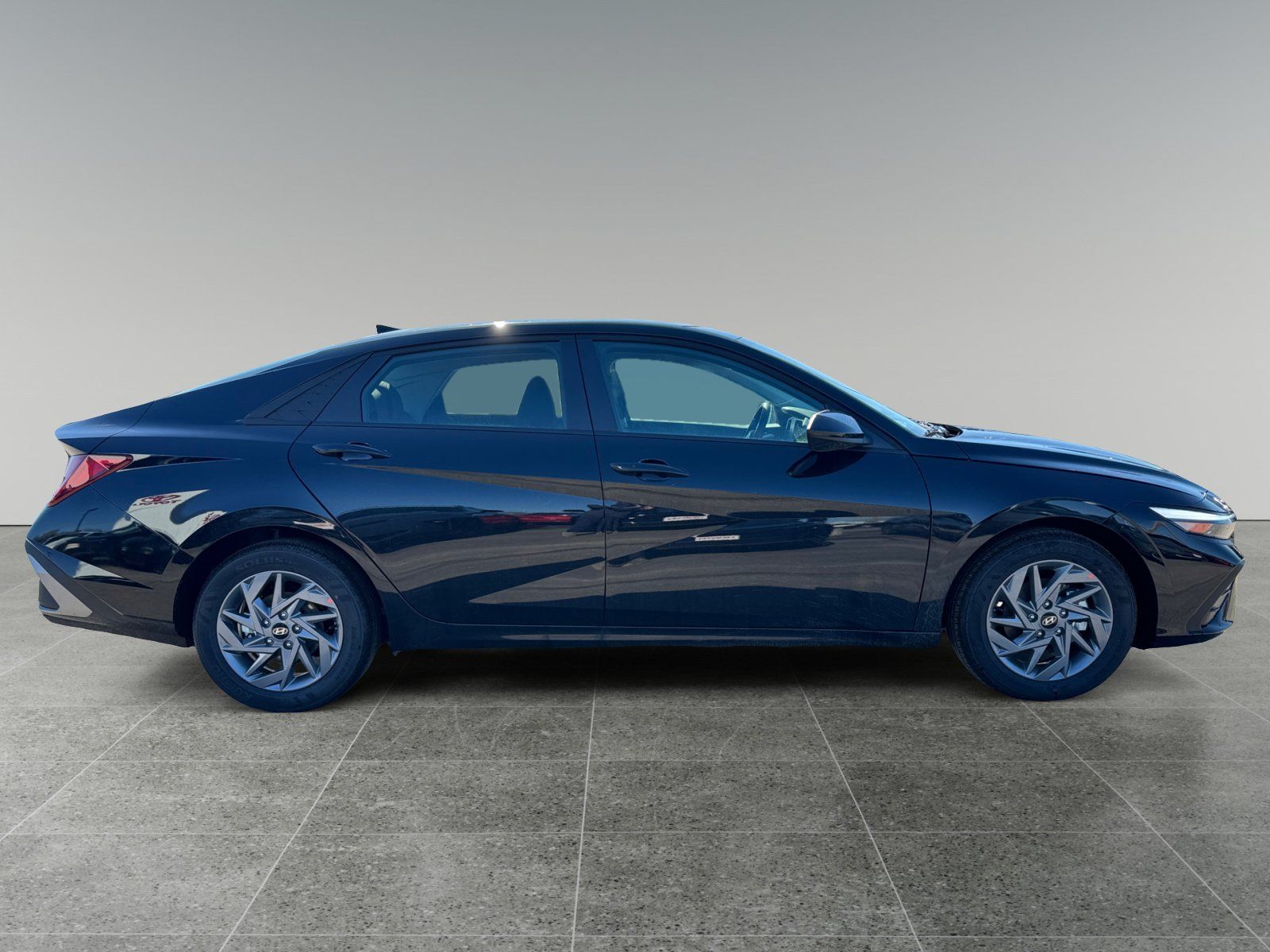 New 2026 Hyundai Elantra Hybrid FWD image 6