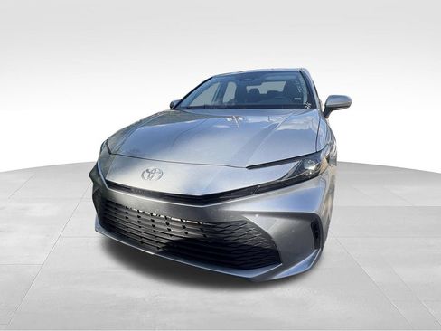 Used 2025 Toyota Camry LE FWD image 3