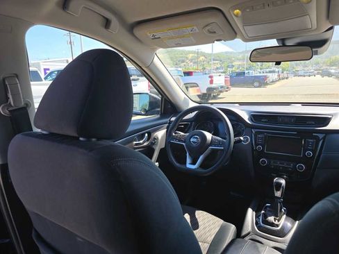 Used 2019 Nissan Rogue SV AWD/4WD image 10