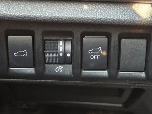 Used 2020 Subaru Outback Touring w/ Popular Package #2 image 11