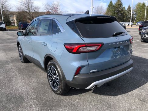 New 2026 Ford Escape Plug-in Hybrid w/ PHEV Premium Package image 3