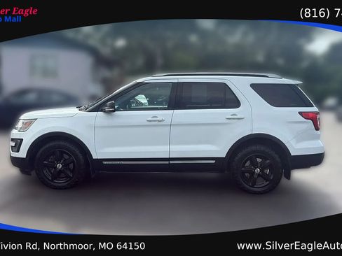 Used 2016 Ford Explorer XLT w/ Equipment Group 202A AWD/4WD image 2