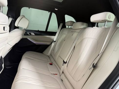 Used 2025 BMW X5 M60i AWD/4WD image 23